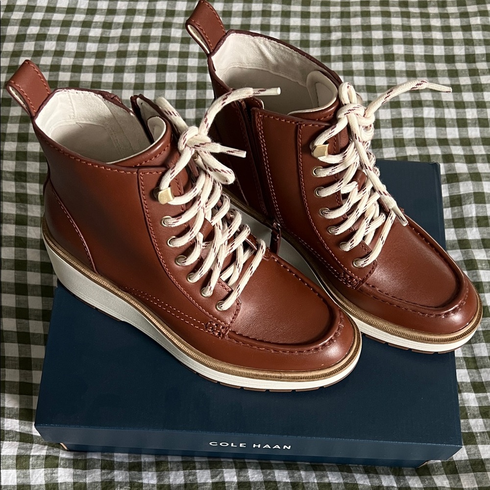 COLE HAAN ZEROGRAND CTYQST Brown Leather Women's Wedge Boots 8 B (with box)